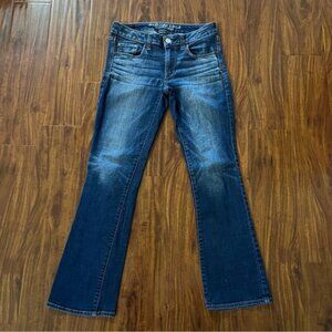 American Eagle Super Stretch Flare Jeans size 6 Short